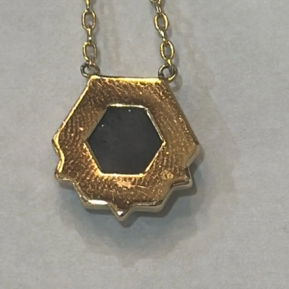 STELLA & DOT Nova Pendant‎ Gold Necklace